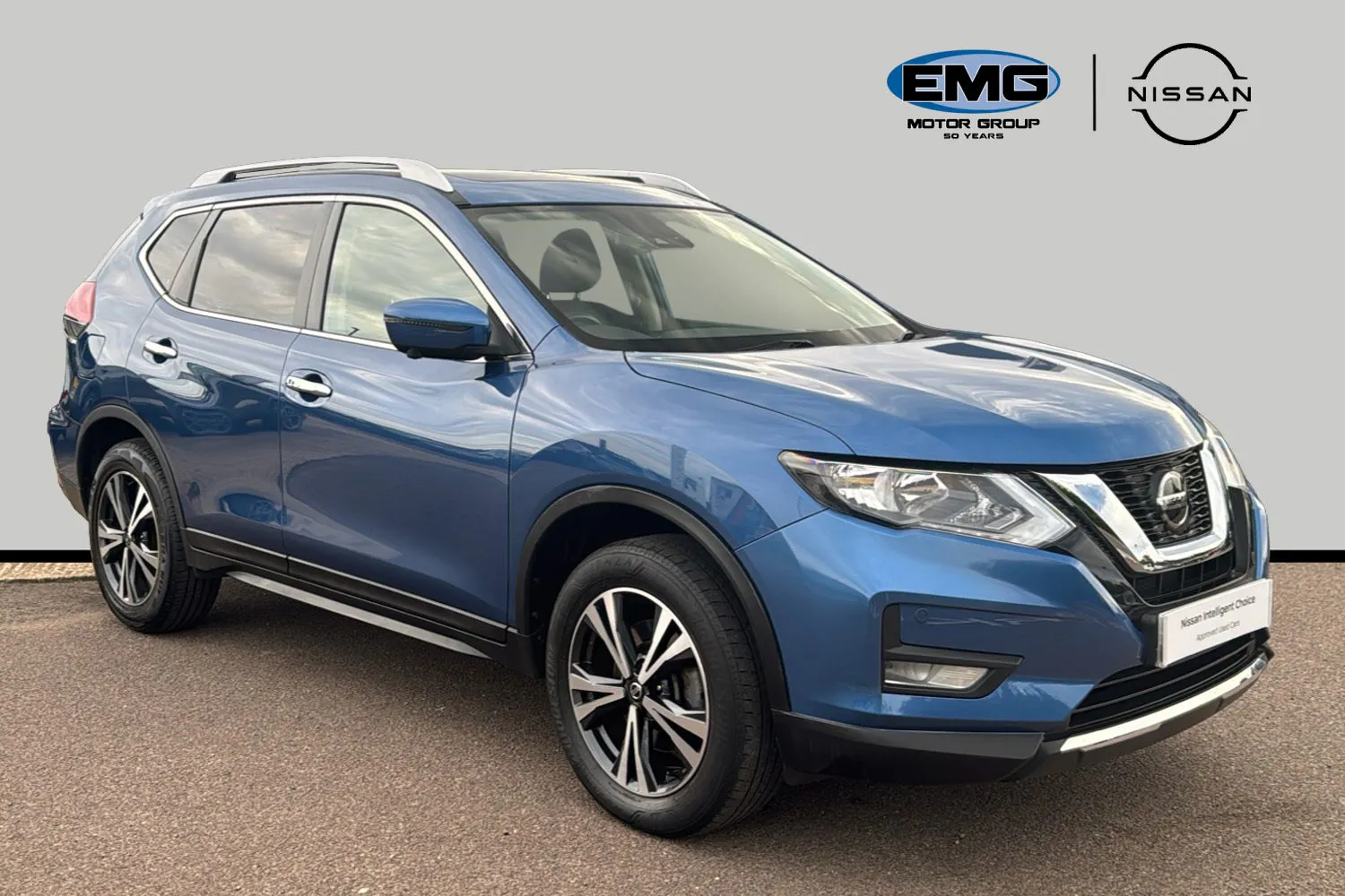 Nissan X-TRAIL listing photo