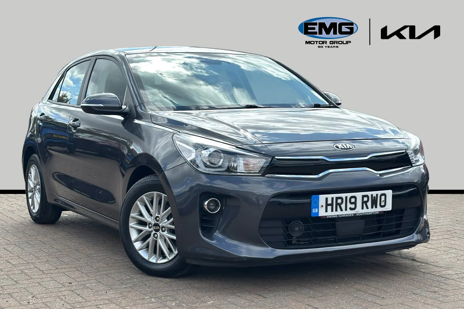 Kia Rio listing photo