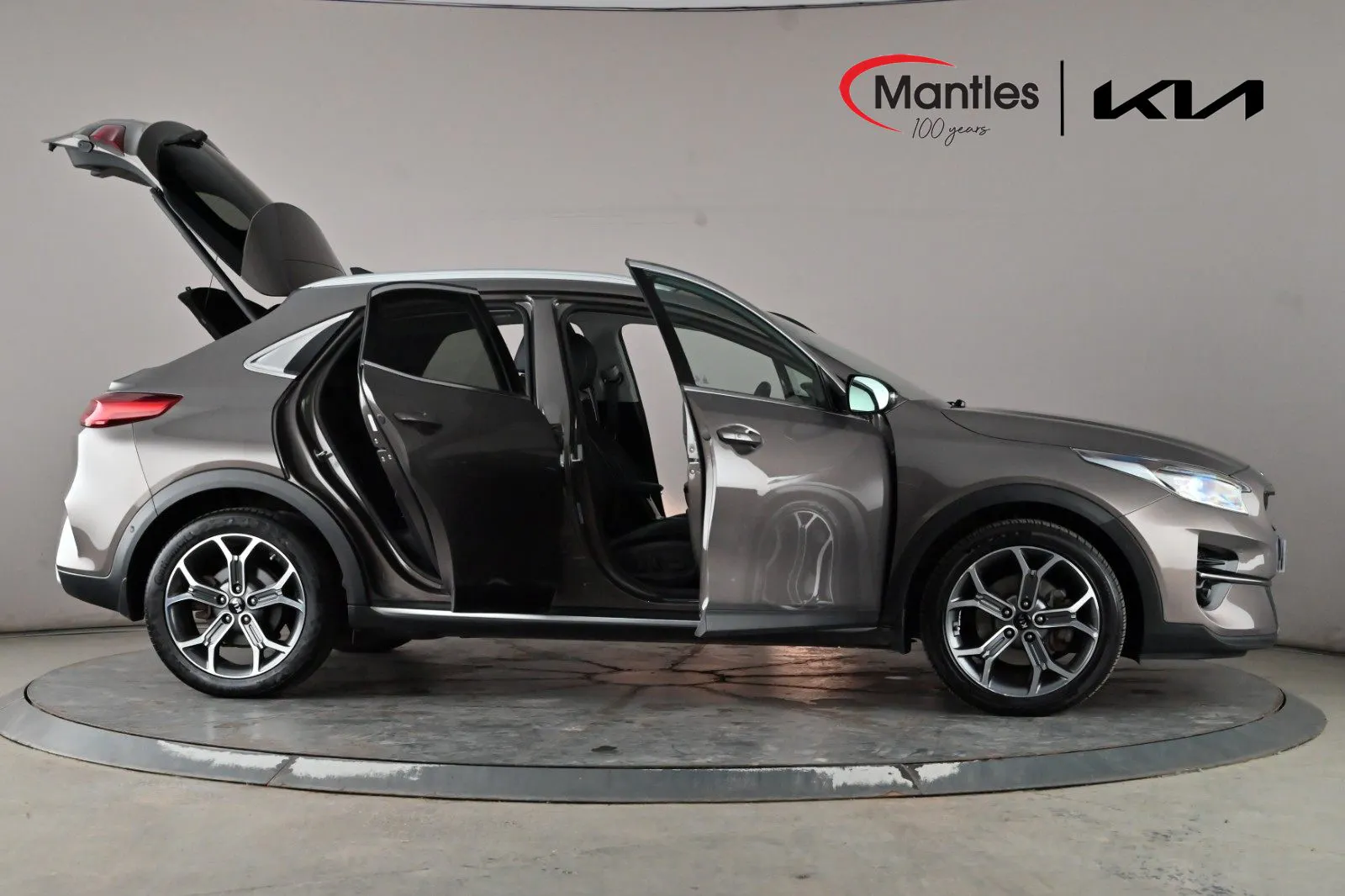 Kia Xceed listing photo