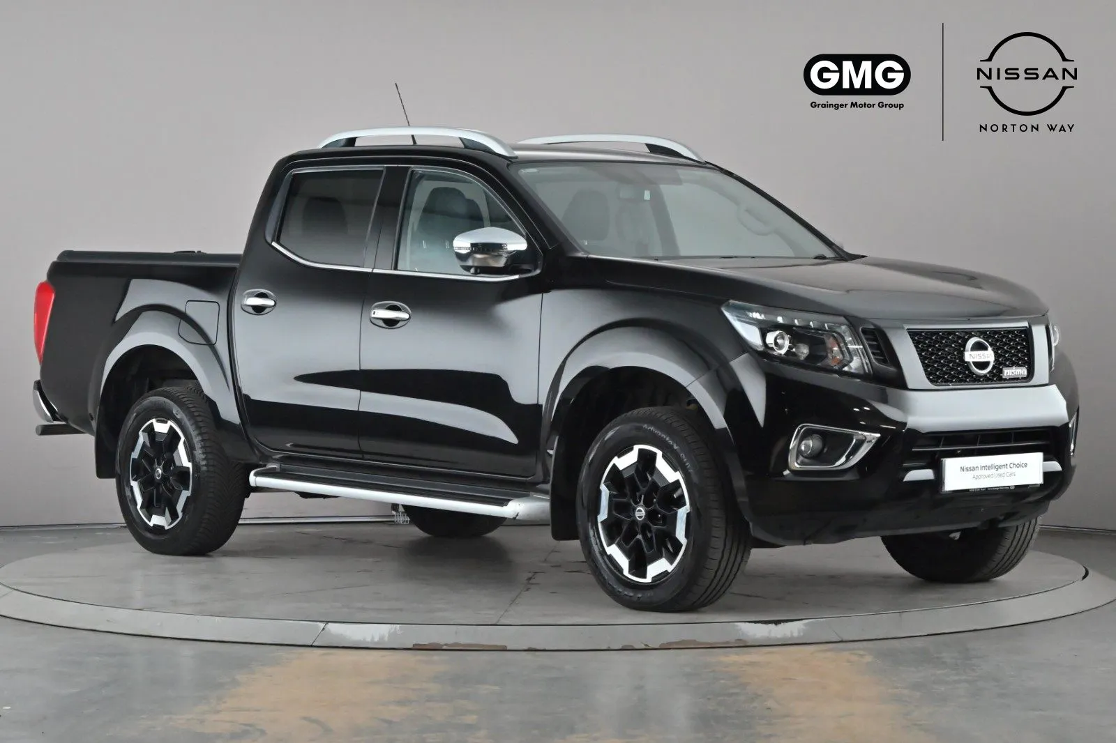 Nissan Navara listing photo