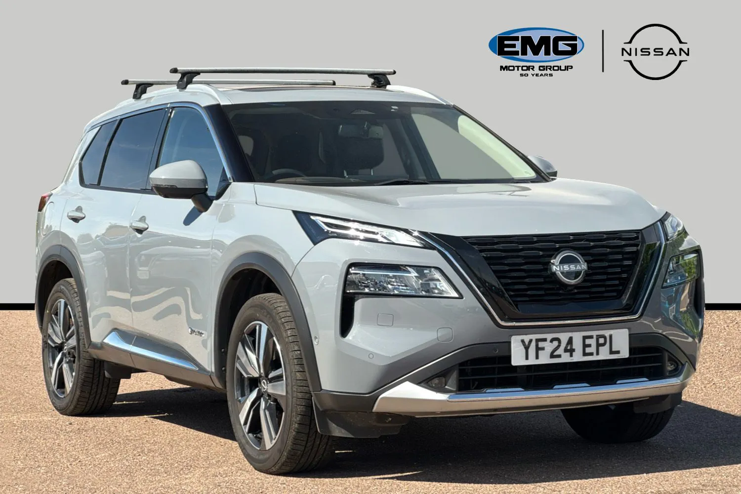 Nissan X-TRAIL listing photo